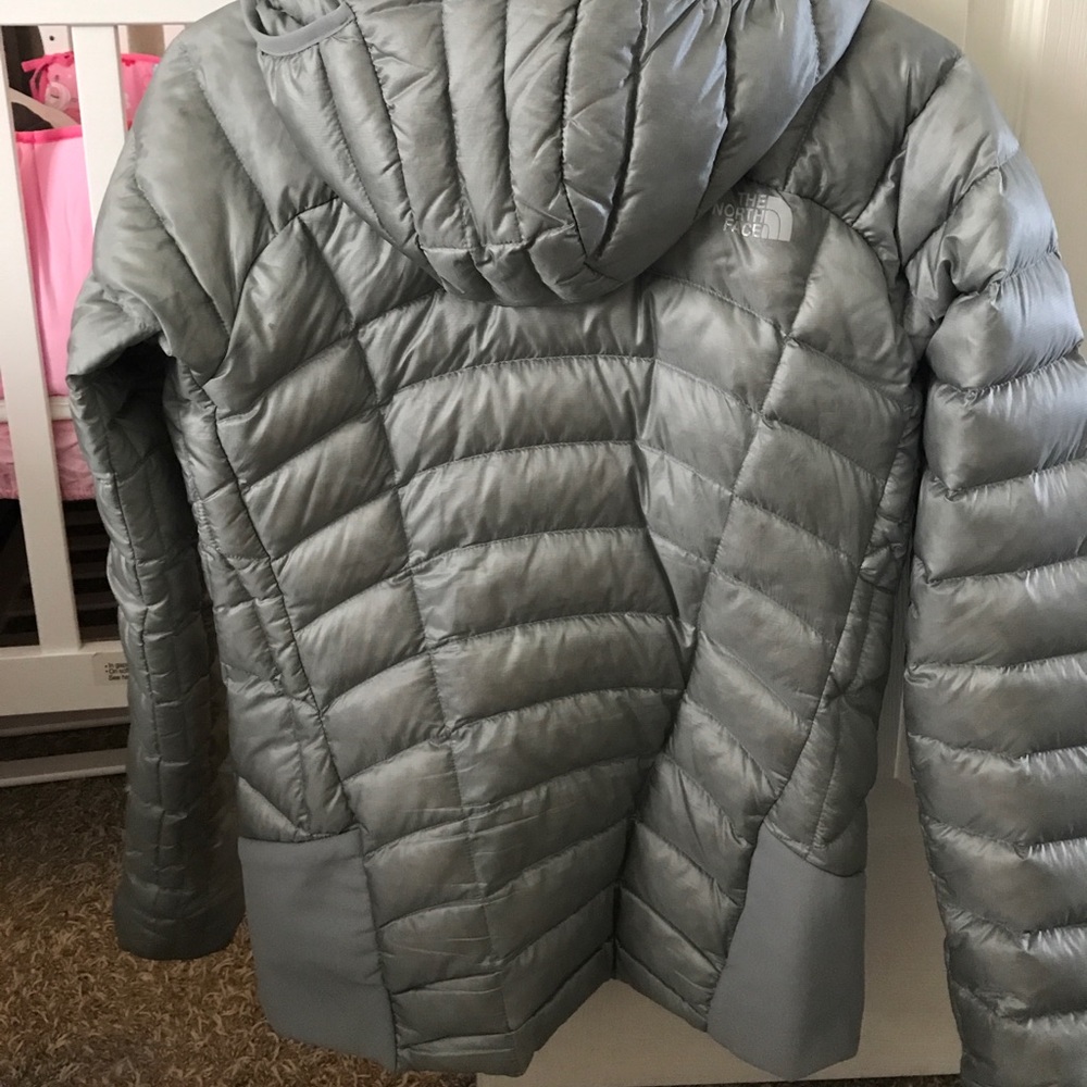 Women Northface Jacket - Picture 4 of 4